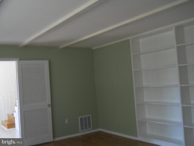 Foto del edificio - 9508 Lawnsberry Terrace
