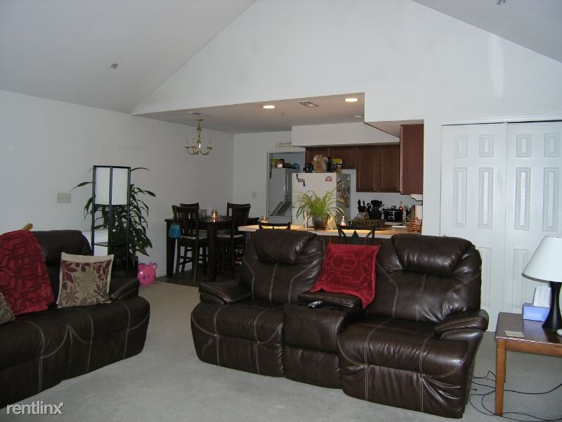 Building Photo - 2 br, 1 bath Condo - 138 Horseshoe Drive