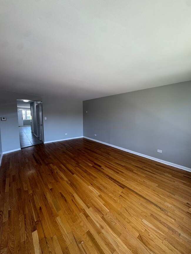 Foto del edificio - 287 Yates Ave
