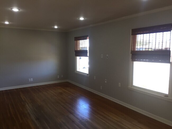 Foto del edificio - 925 Wilshire - 2/Bed 2/Bath - $1795/month
