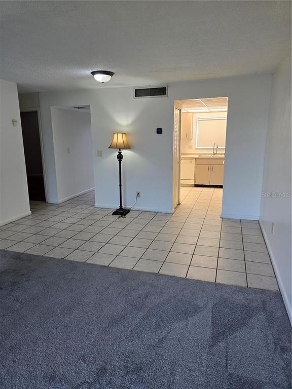 Building Photo - 712 Oakgrove Dr
