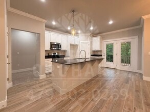 Building Photo - 8 Ruthwell Dr