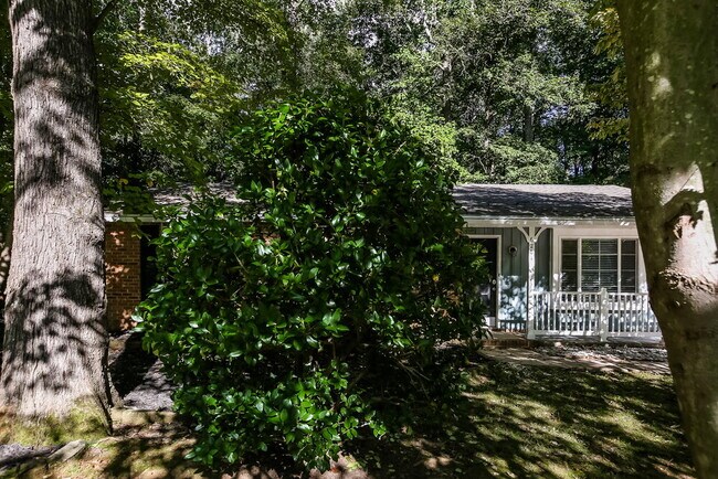 Foto del edificio - 6204 Judas Tree Ln