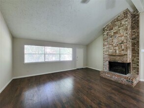 Building Photo - 9415 Beckford Dr