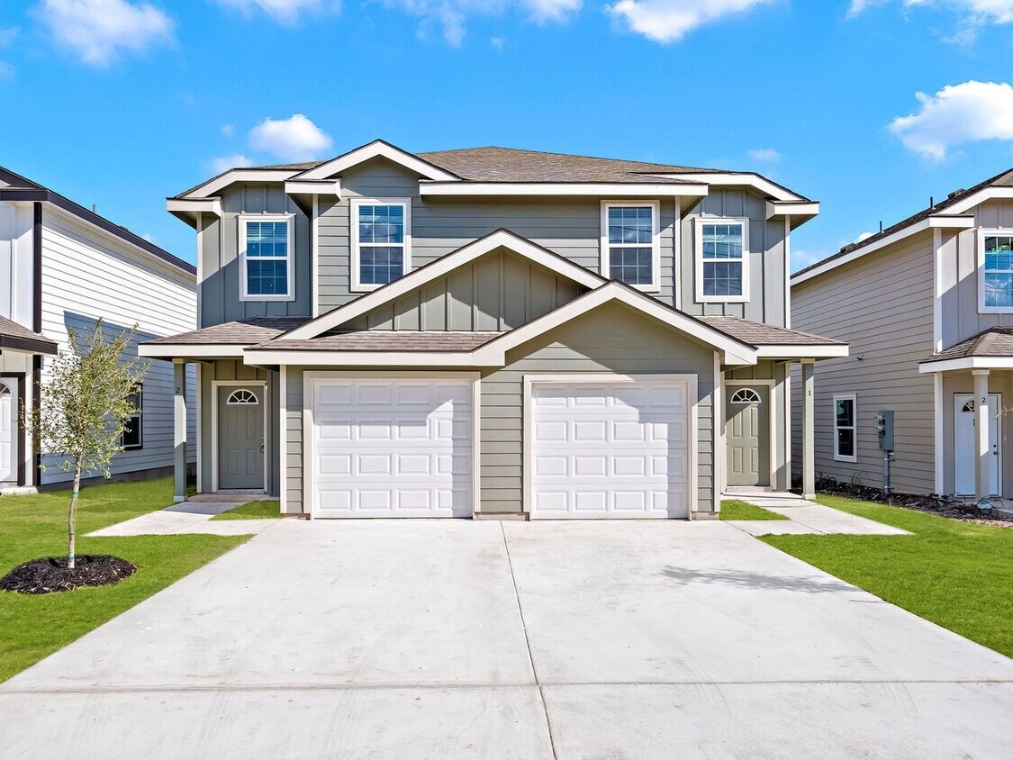 Foto principal - New Unit Available for Rent! Move In Speci...
