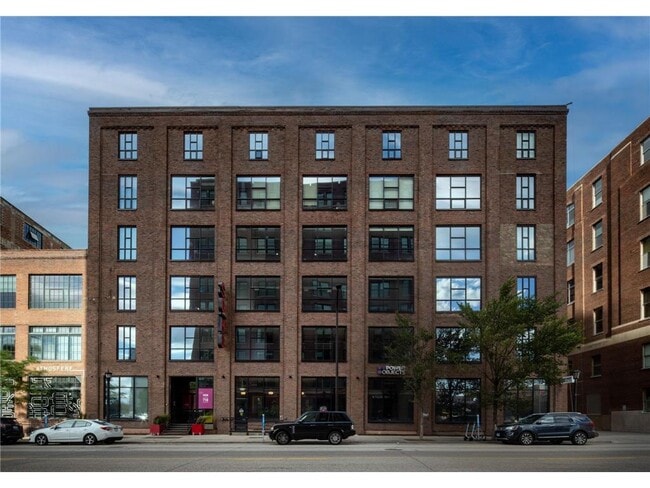 Building Photo - 718 N Washington Ave