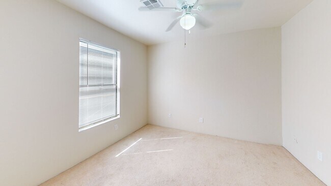 Foto del edificio - *DEPOSIT PENDING* 3 Bedroom 2.5 Bathroom H...
