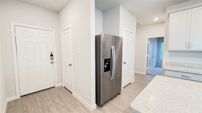 Foto del edificio - 16907 Pandora Wy