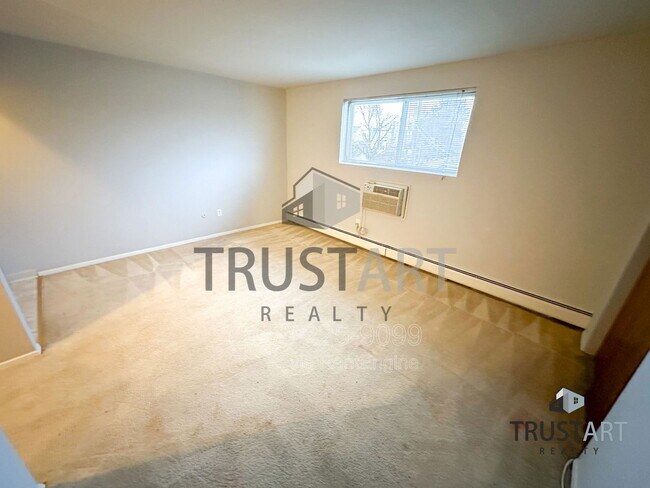 Building Photo - 4300 Pearson Ave