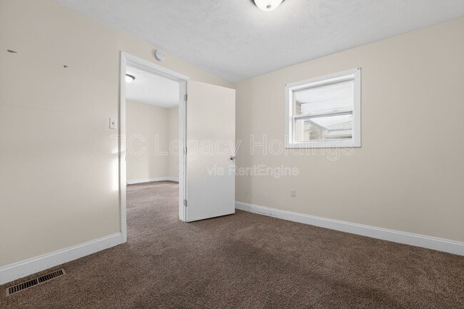 Building Photo - 388 Broaddus Ave