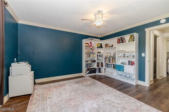 Building Photo - 2507 Lakeview Dr