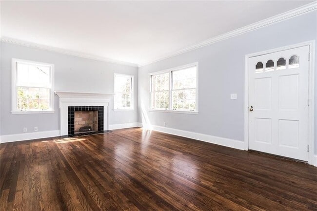 Building Photo - 132 Garden Ln