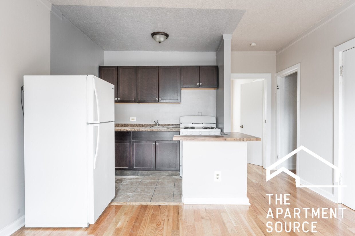 Foto principal - 5662 N Ridge Ave