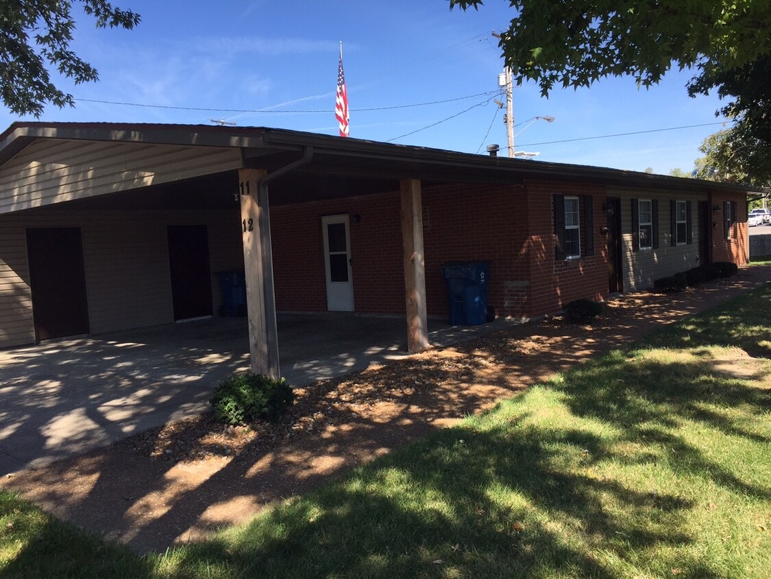 Primary Photo - 12 Duplex Ct