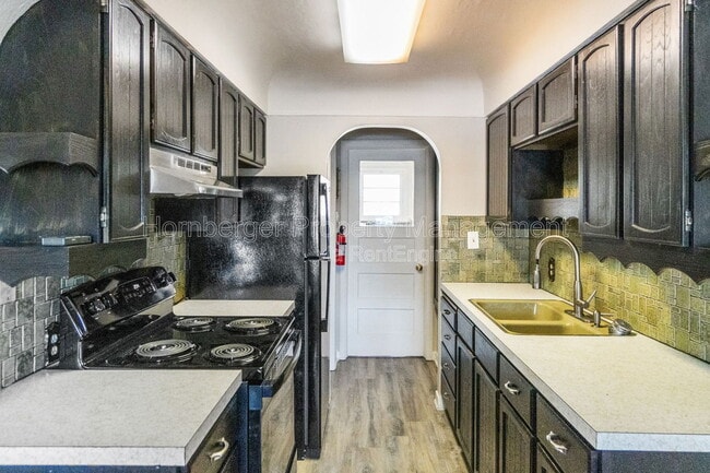 Foto del edificio - 1808 W 2nd Ave