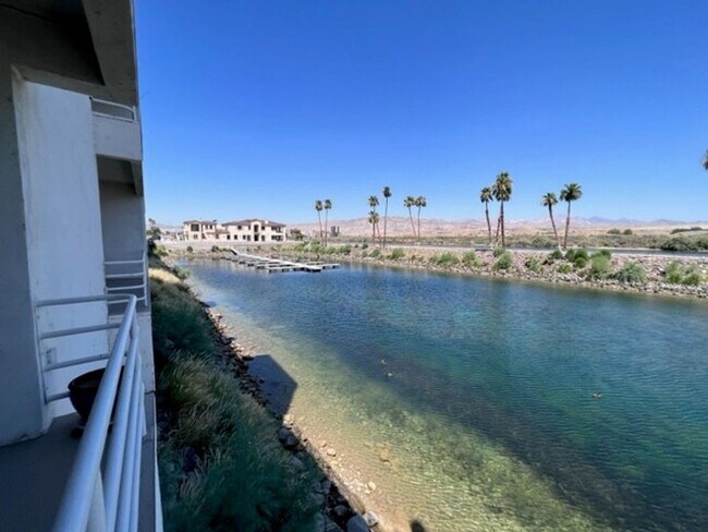 Building Photo - 1BR Furnished Waterfront Condo Roadhaven M...