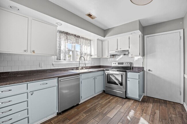 Foto del edificio - Charming Ranch Home Near Mt. Trashmore & Naval Bases