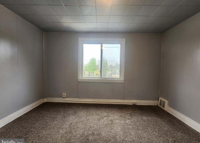 Foto del edificio - 2639 W Lafayette Ave