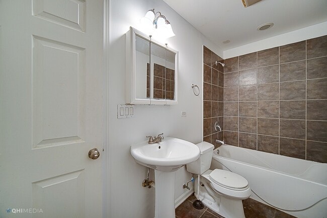 Foto del edificio - 434 E 62nd St