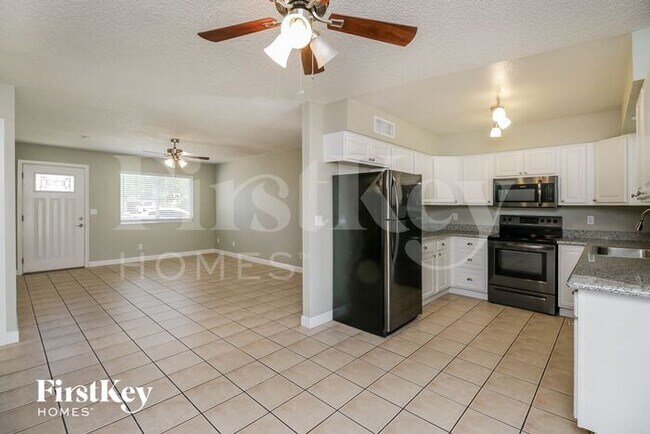 Foto del edificio - 1332 North Westwood Circle