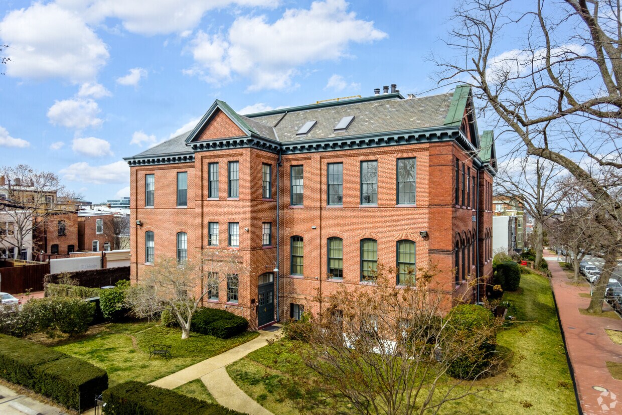 Carberry School Lofts Apartments in Washington, DC