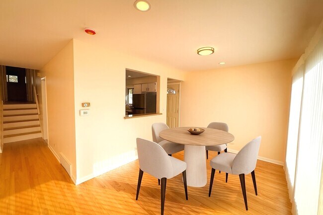 Foto del edificio - 1042 W Central Rd