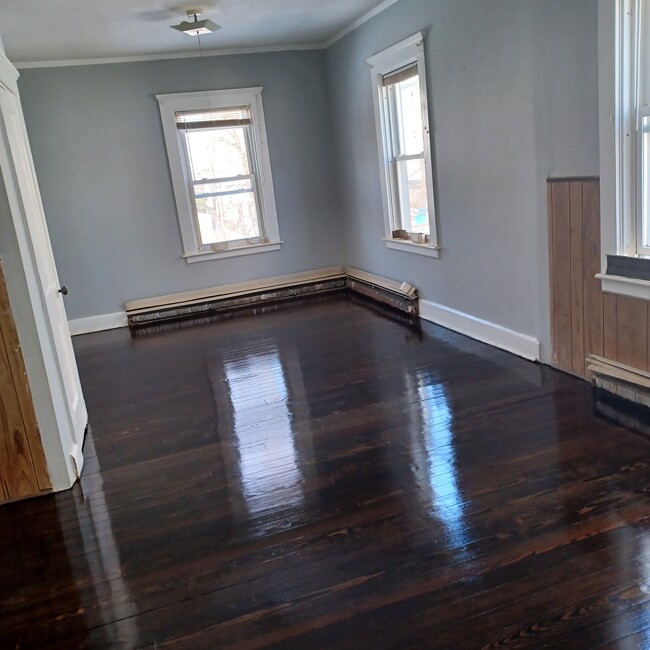 One angle view to the living room - 563 Coggeshall St