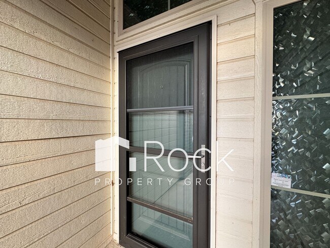 Foto del edificio - 3 Bedroom Home in North Norman with New Carpet