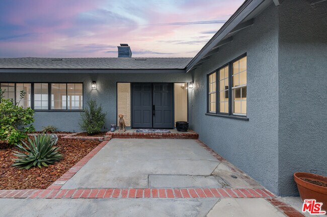 Foto del edificio - 3710 Glenridge Dr