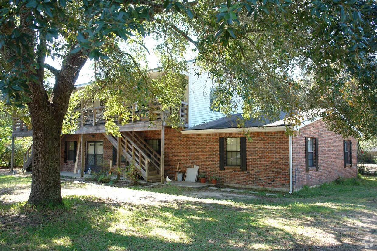 Primary Photo - 105 Eccles Rd
