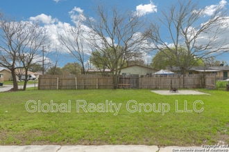 Building Photo - 202 Ivy Ln