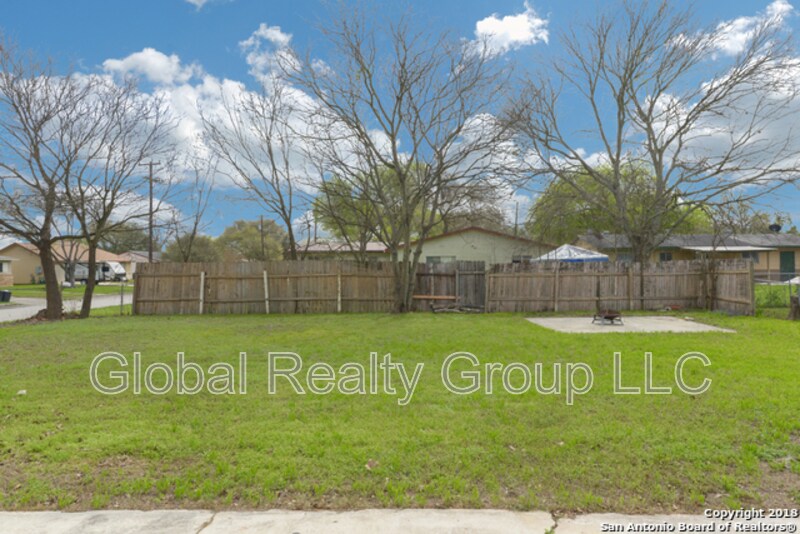 Foto principal - 202 Ivy Ln