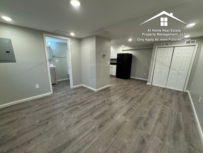 Foto del edificio - 103 E 3rd St