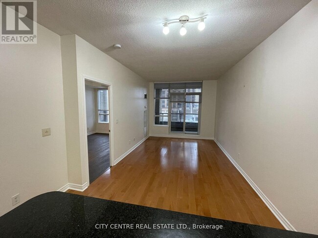 Building Photo - 388 Prince of Wales Dr