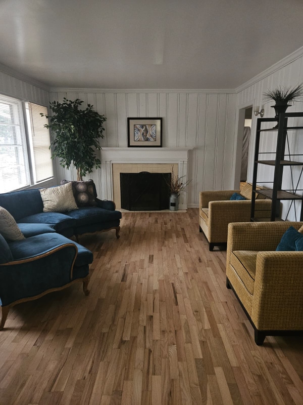 Building Photo - 7120 S Sweetwater Rd