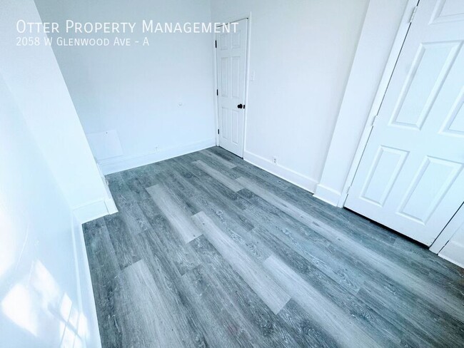 Foto del edificio - 2058 W Glenwood Ave