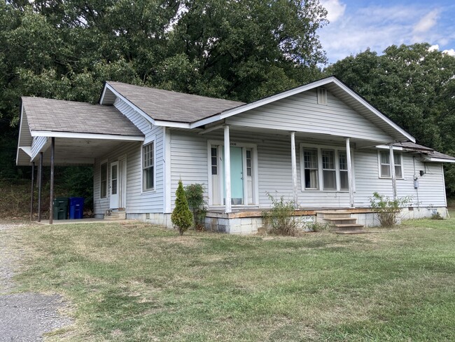 Building Photo - 2030 Old Morrilton Hwy