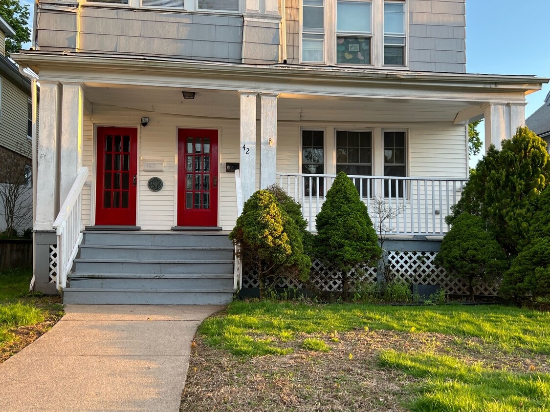 Primary Photo - 42 Harrison St