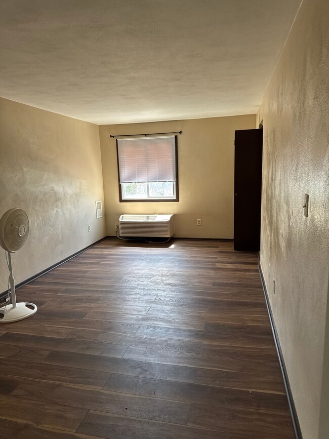 Living Room - 10253 Garnet Ln