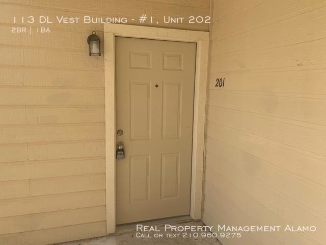 Building Photo - 2 bedroom in LaVernia TX 78121