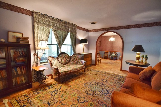 Foto del edificio - 3241 Cranleigh Dr