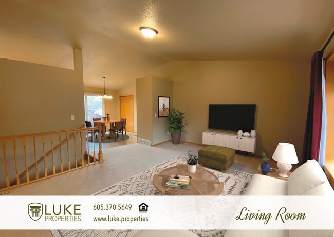 Building Photo - 2104 S Cambridge Ave