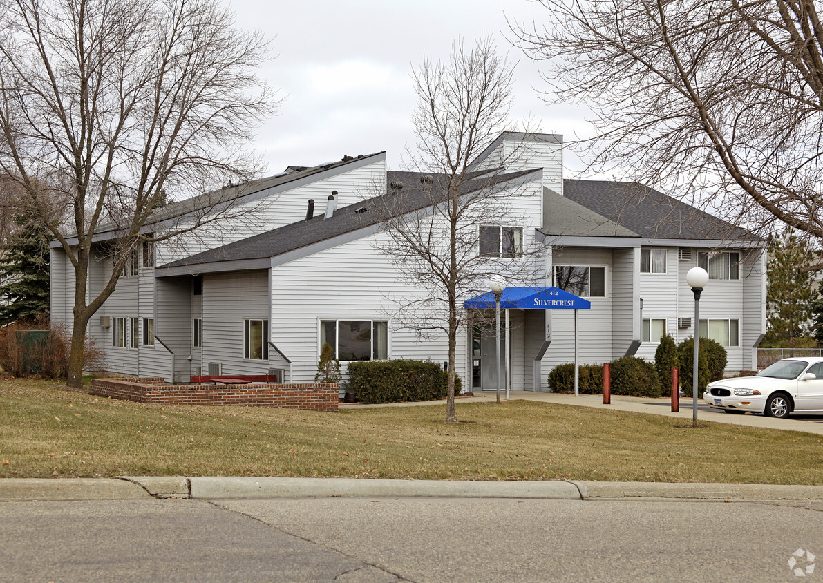 Primary Photo - Silvercrest Apartments