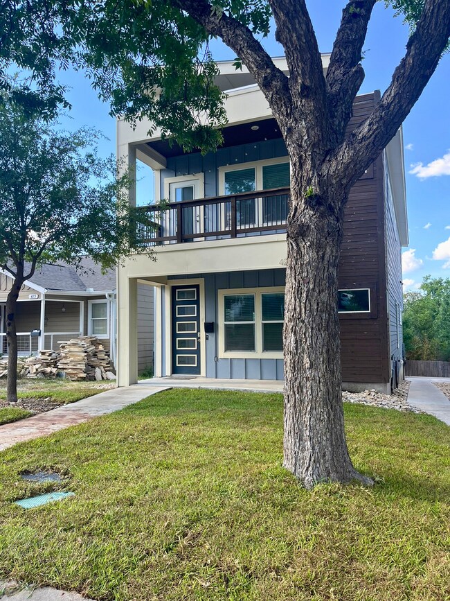 Foto del edificio - 427 Natalen Ave