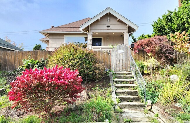 Building Photo - 2 Bedroom Home in Everett