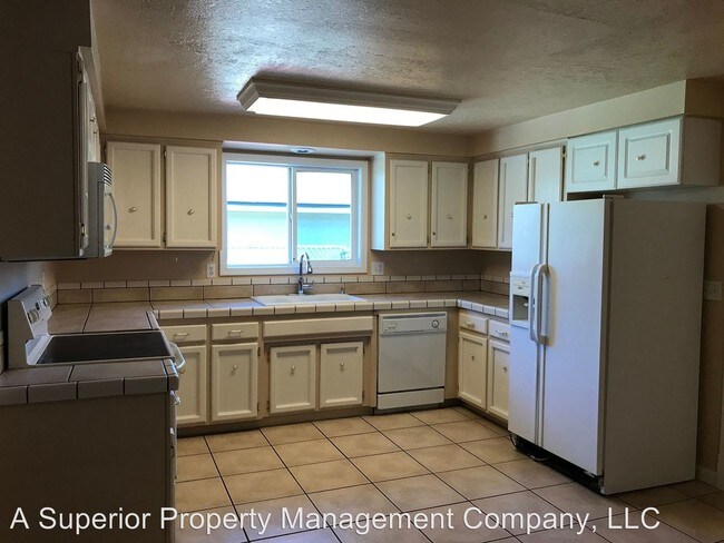 Building Photo - 6 br, 3 bath House - 1352 NW Albany Ave.