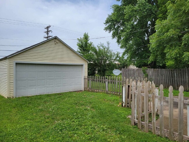 Building Photo - Two Stories to Tell — Spacious 3 Bedroom Home
