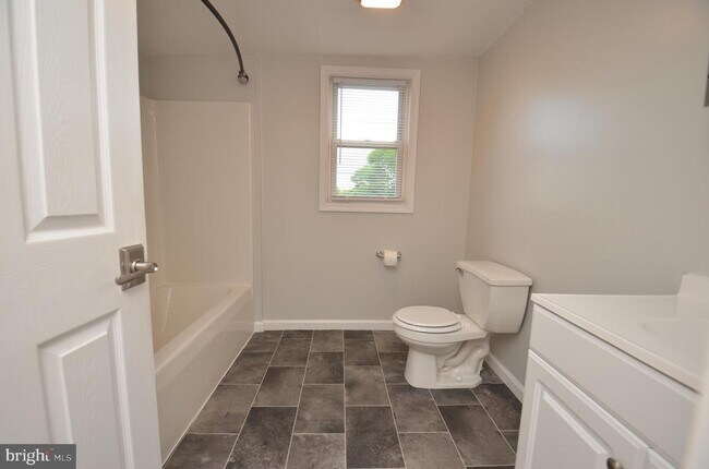 Foto del edificio - 142 W Ridge Pike