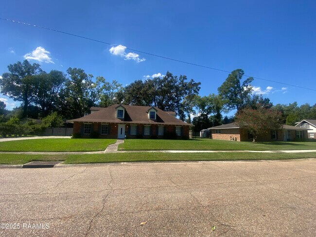 Building Photo - 1656 Bellridge Dr