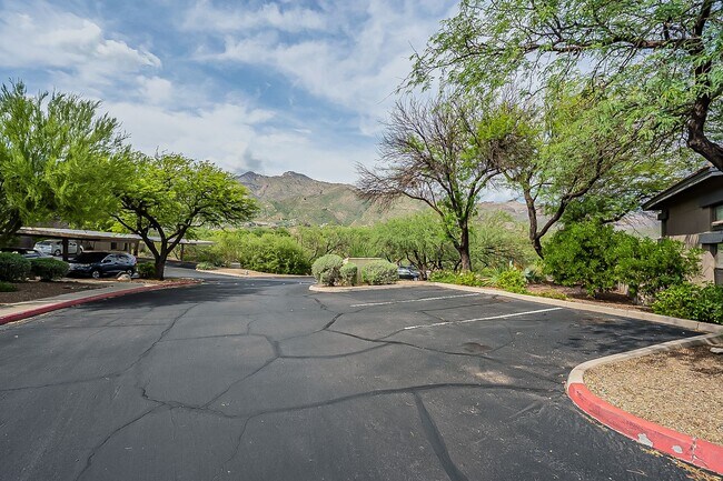 Foto del edificio - Furnished 2 Bedroom in The Greens at Ventana Canyon
